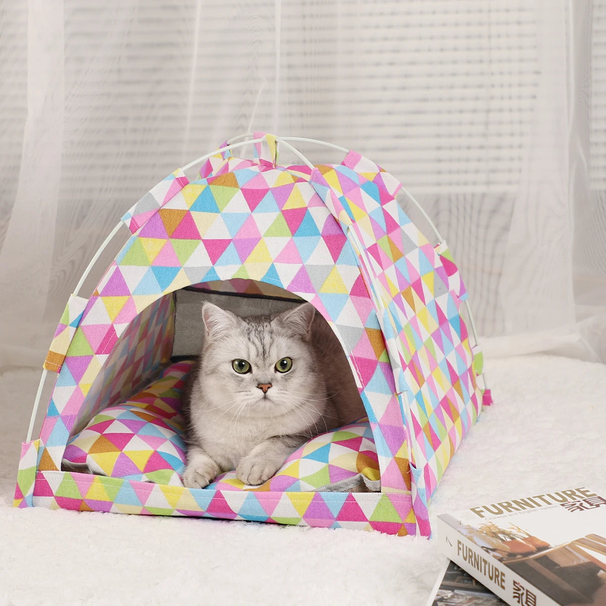 Winter Clamshell Cat Tent Bed