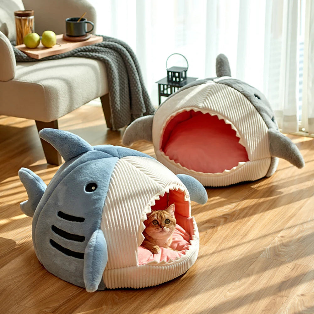 Enclosed Warm Cat Bed