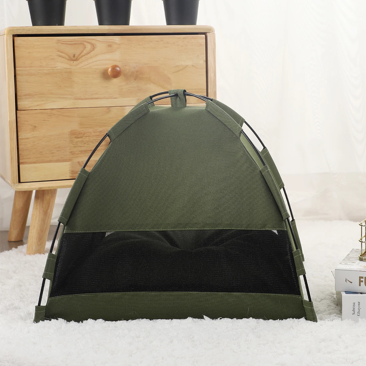 Winter Clamshell Cat Tent Bed