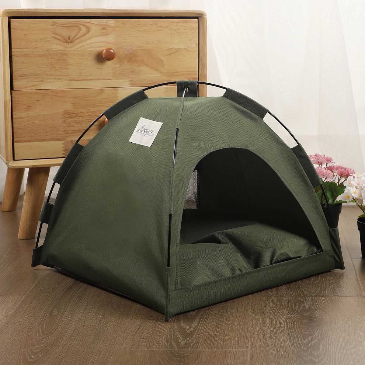 Winter Clamshell Cat Tent Bed