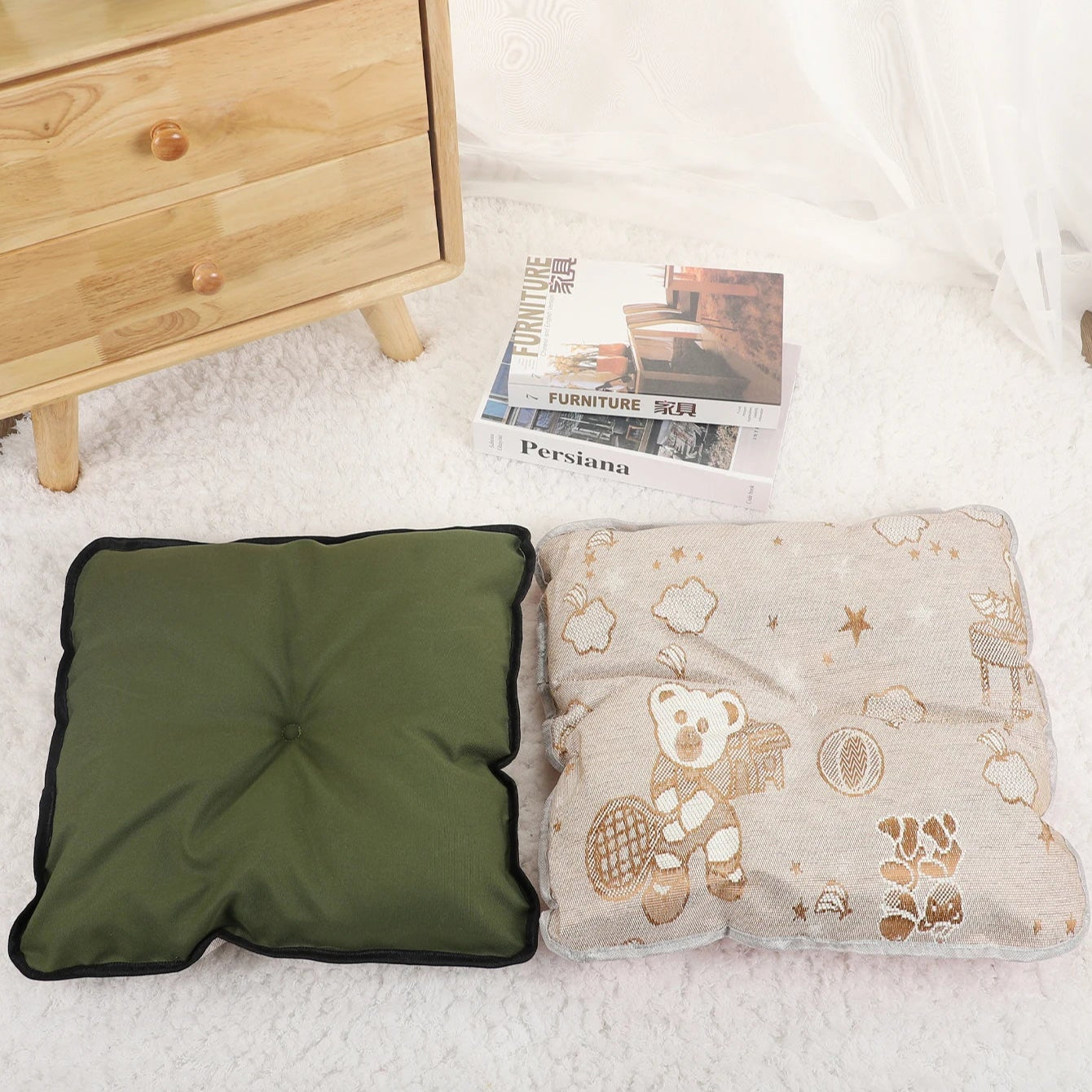 Winter Clamshell Cat Tent Bed